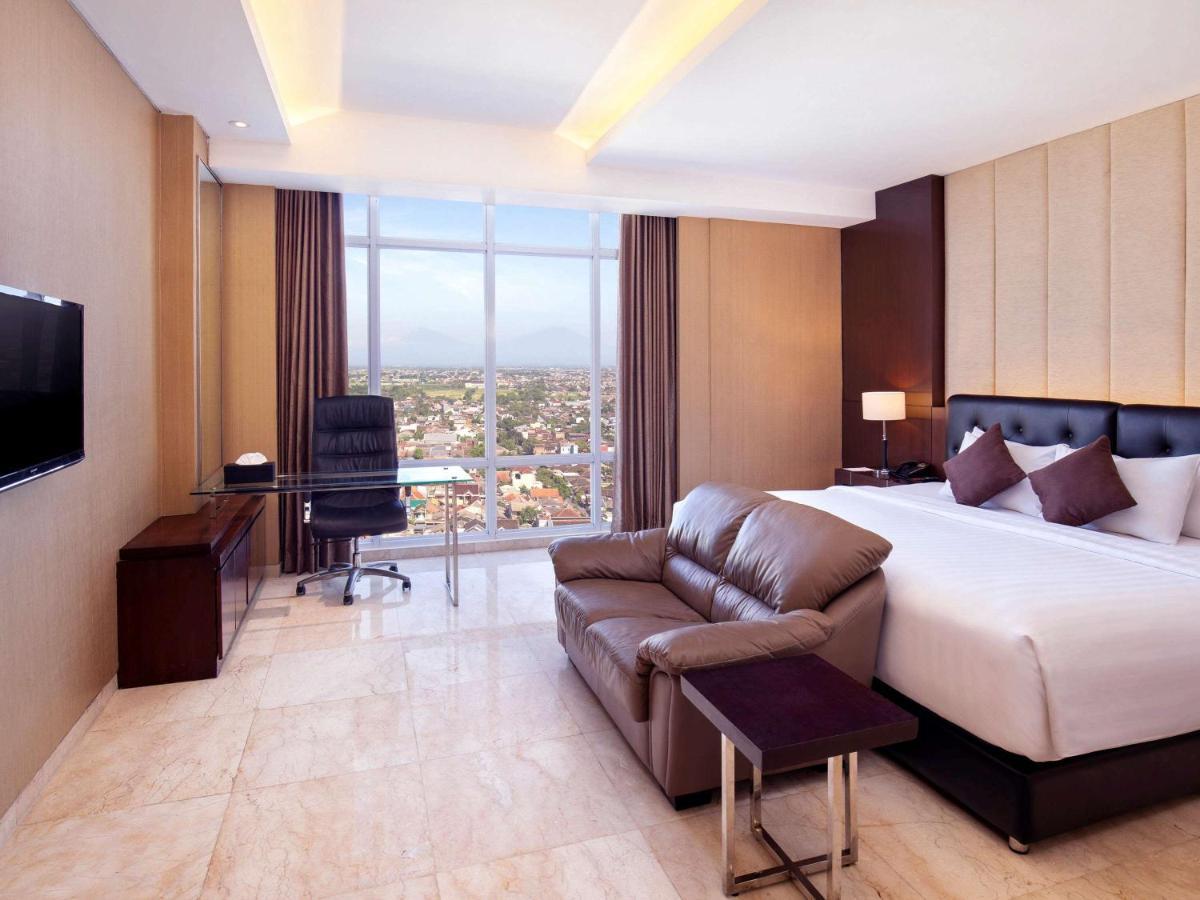 Grand Mercure Solo Baru Bagian luar foto